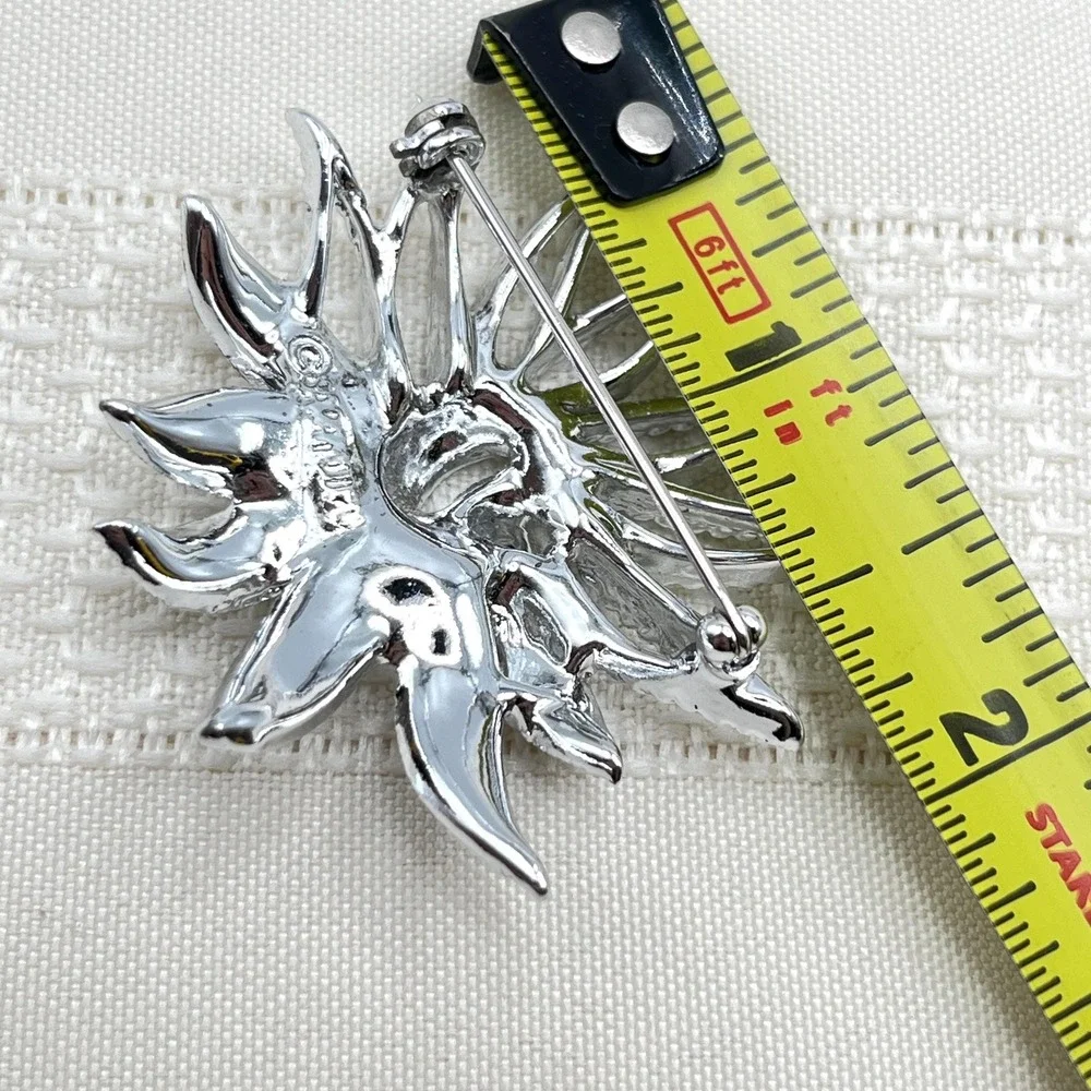 Vintage Sarah Coventry Poinsettia Holiday Flower Silver Tone Brooch Pin